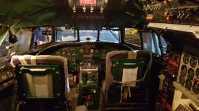 Connie cockpit klein